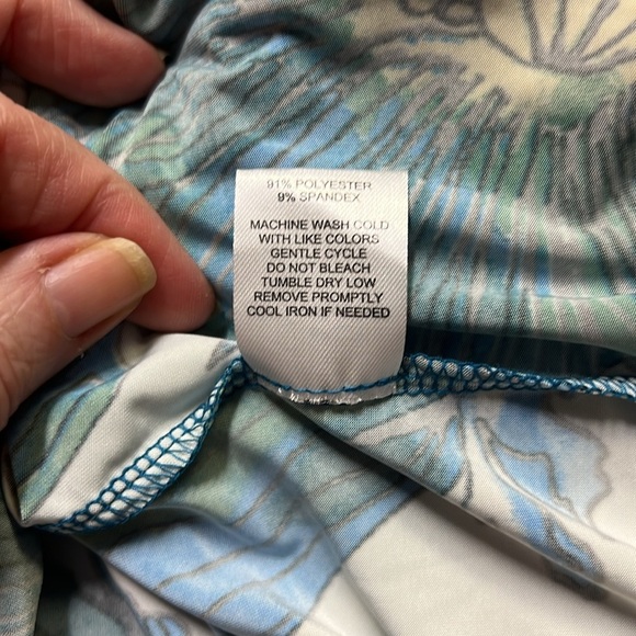 Nikki Alice Through The Looking Glass Blouse - Picture 7 of 7